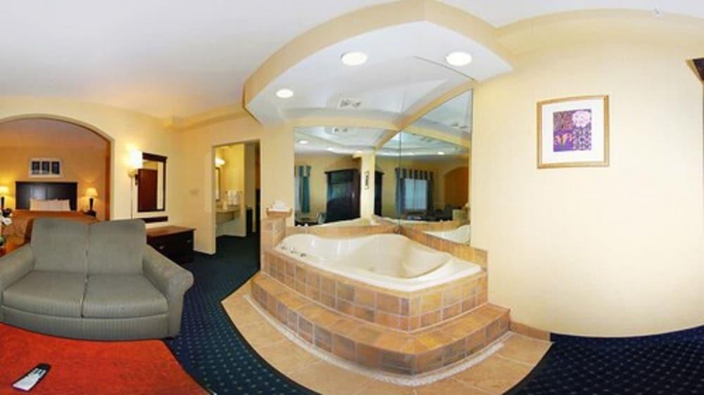 Hotel Comfort Columbia Gateway 2*