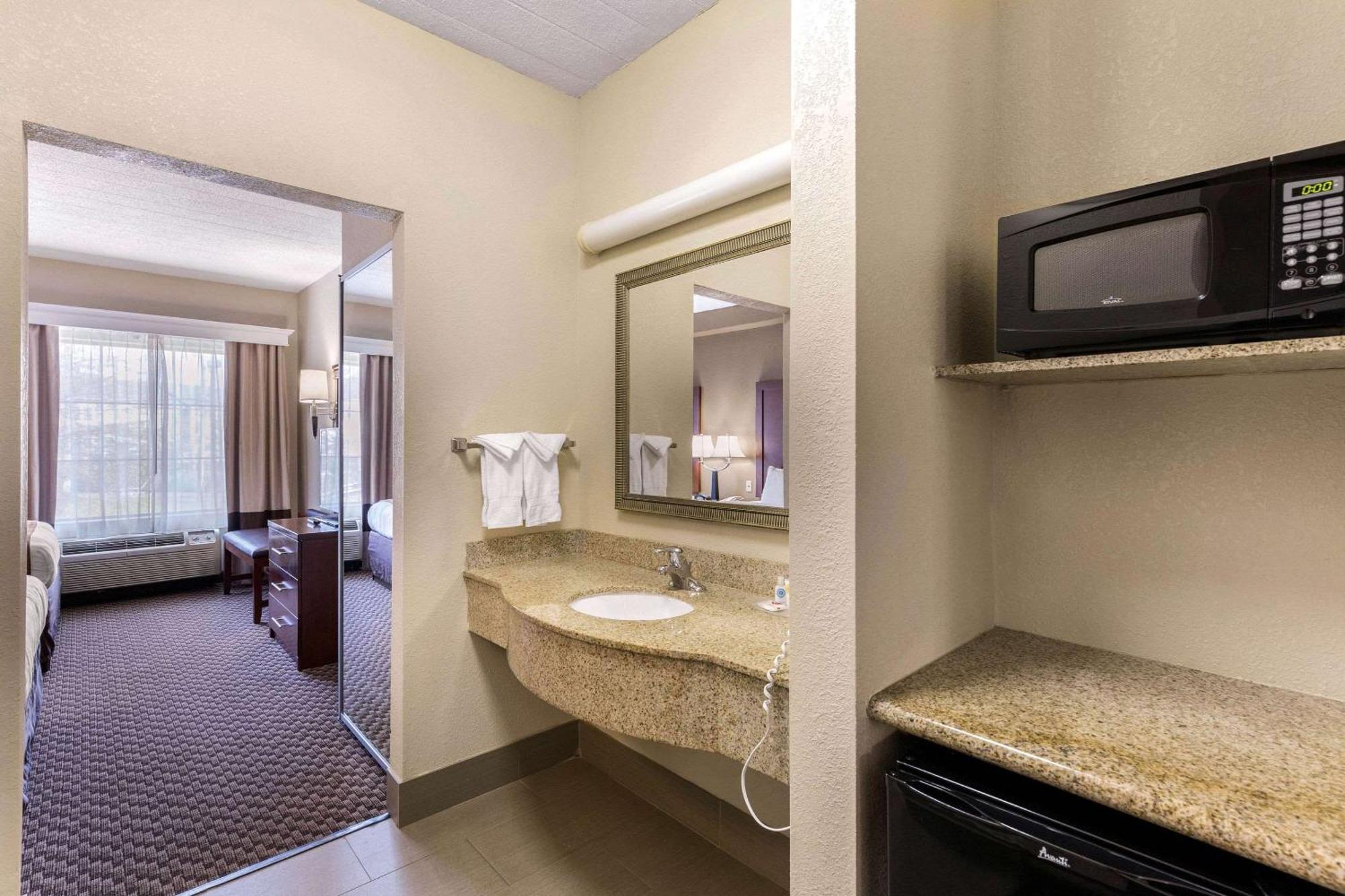 Comfort Columbia Gateway Hotel